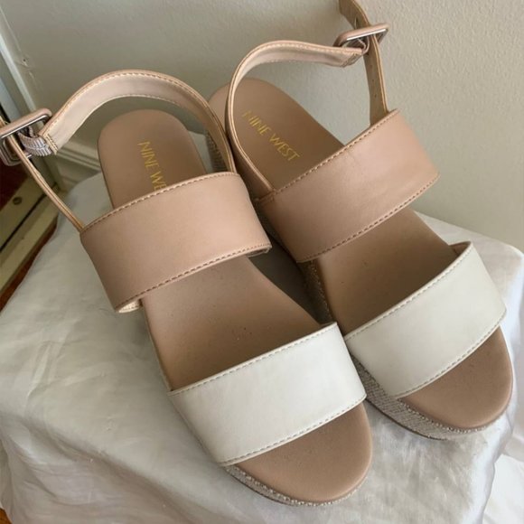 ✨️ 2/$50 NINE WEST Platform Sandals - Picture 1 of 2